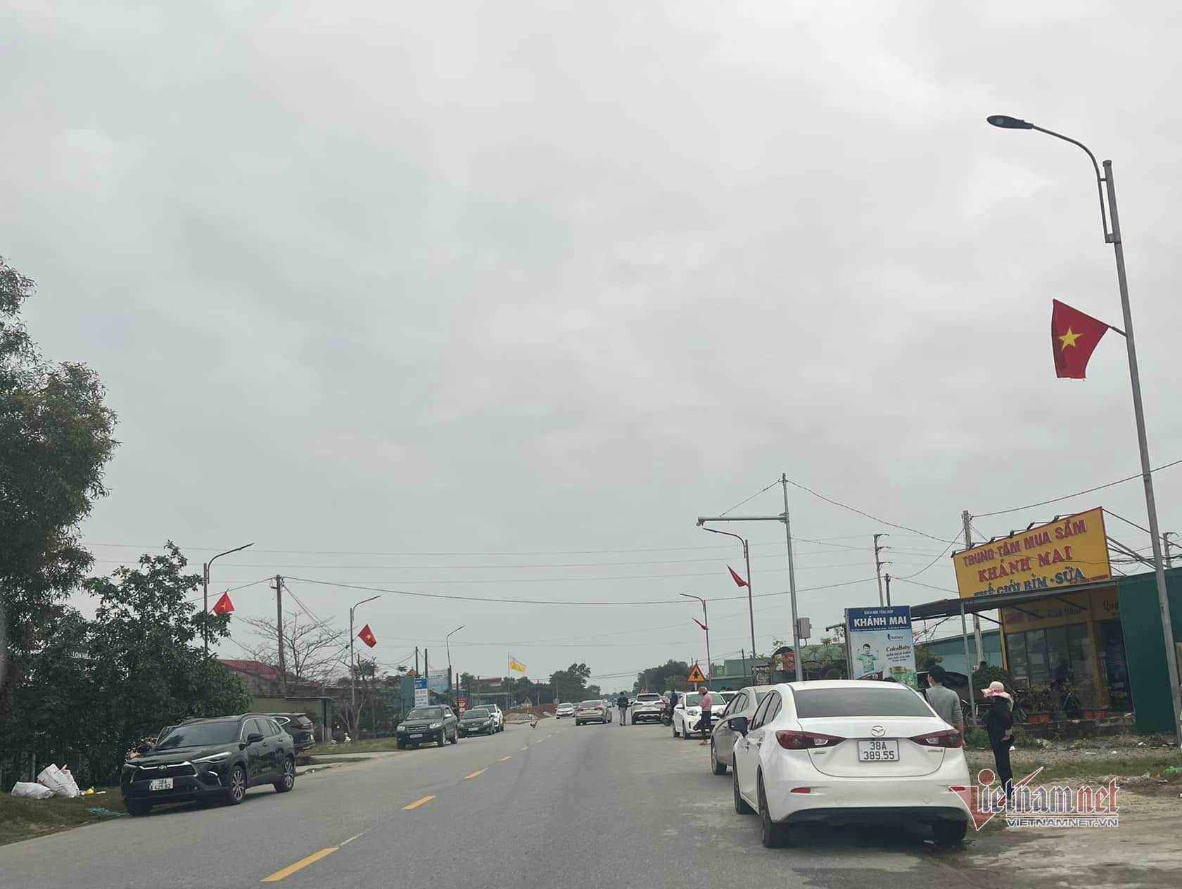 Cò 'hô giá trên trời', đất nông thôn Hà Tĩnh 'sốt xình xịch' từng giờ