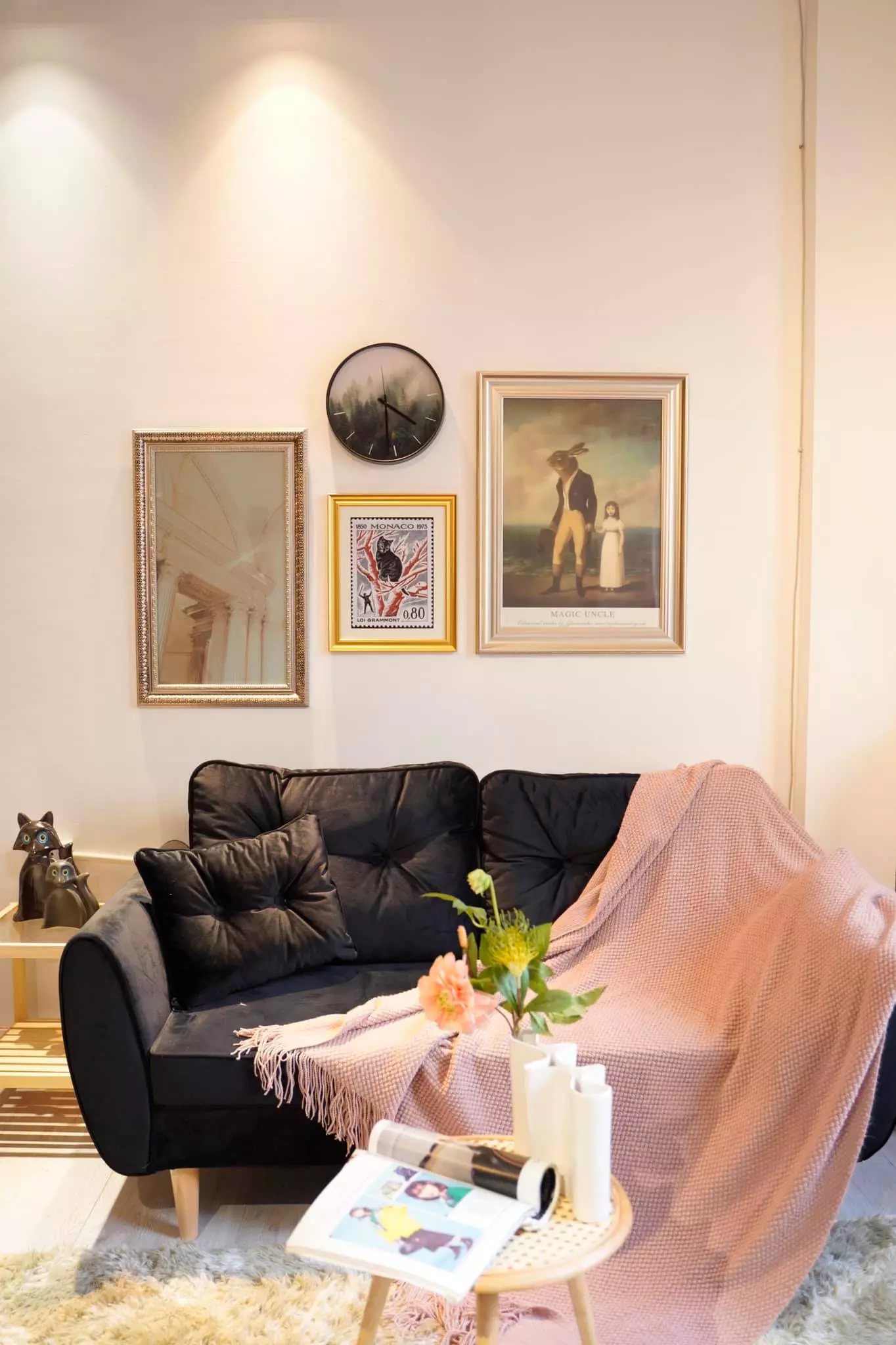 bo-sofa-den-tuyen-bang-ni-nhung-em-ai-noi-bat-tren-nen-tuong-trang-9c92e3d2bb3b4d69bddb89c63863d665-1 bo sofa den tuyen bang ni nhung em ai noi bat tren nen tuong trang 9c92e3d2bb3b4d69bddb89c63863d665 1