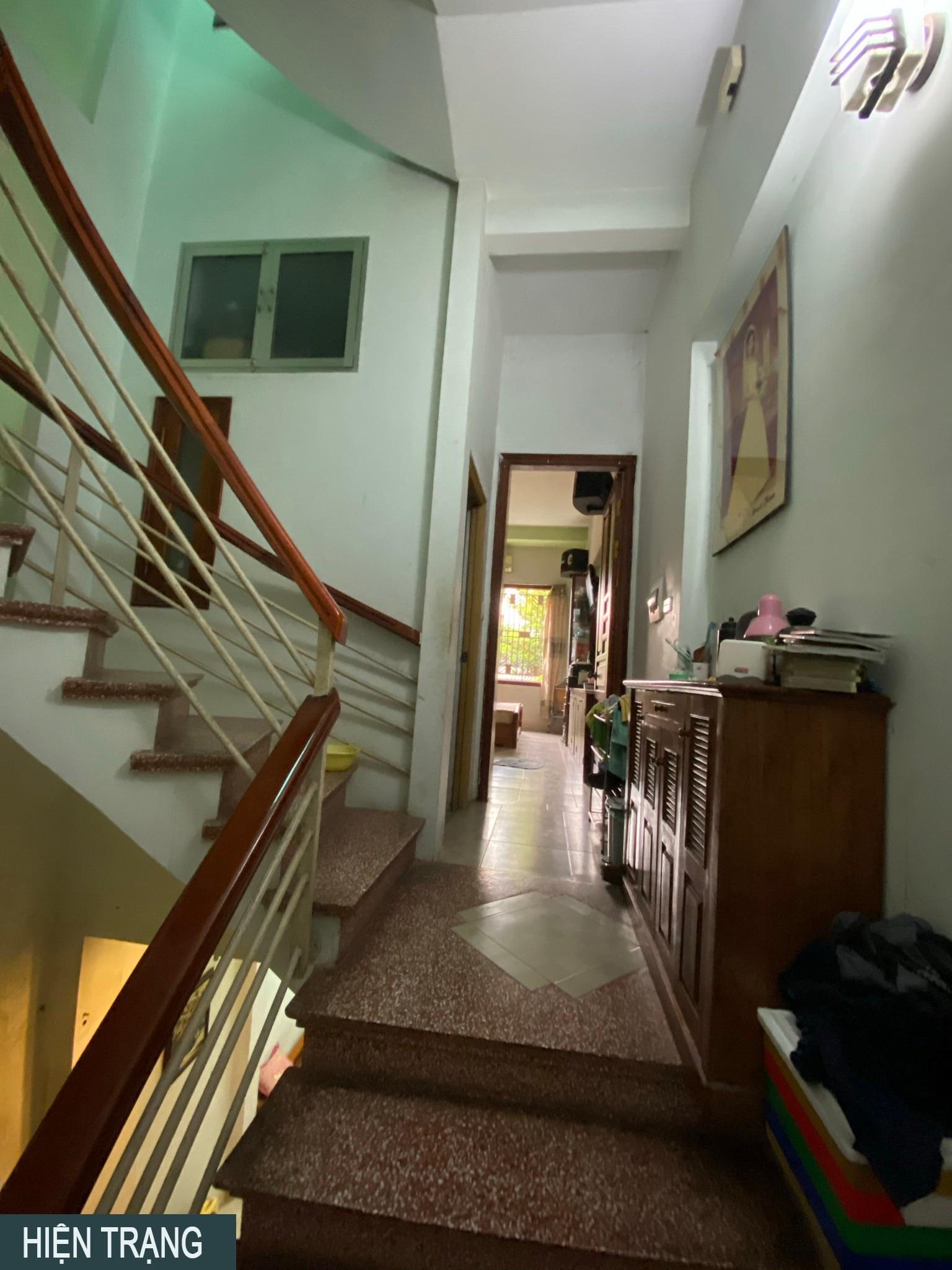 ngoi nha pho mat tien hep va bi bach bien doi ngo ngang sau cai tao 1dbffc36223d4414939fa27691c4e864