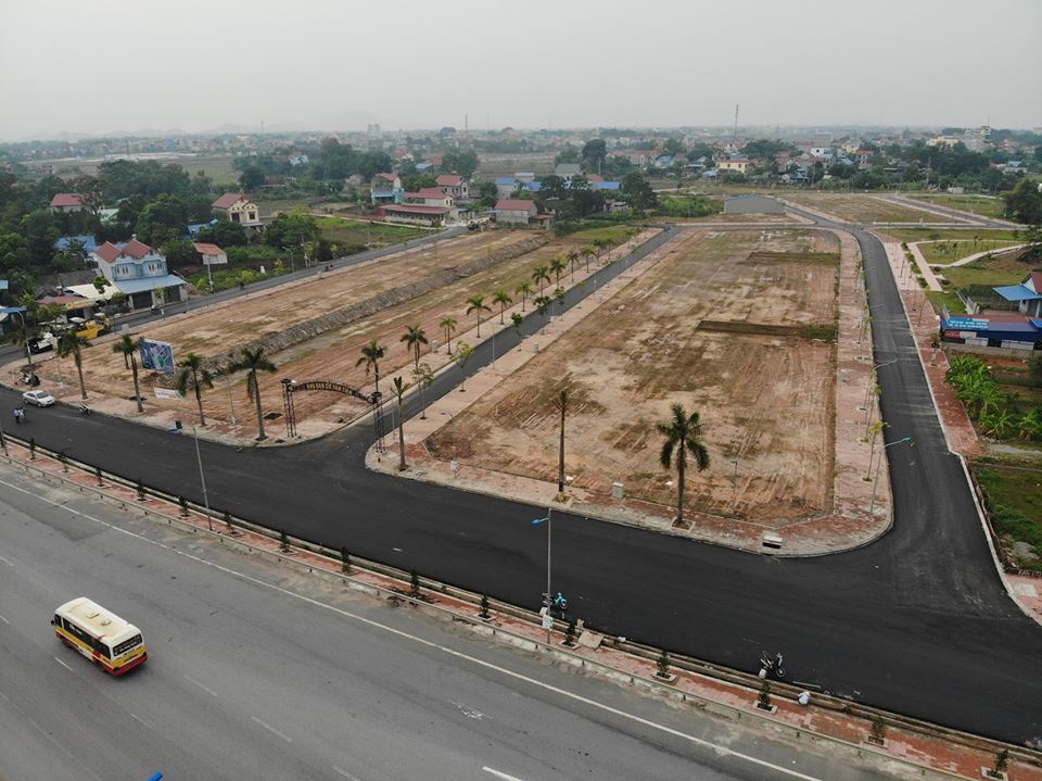 Ăn theo quy hoạch, cò "thổi" giá đất tăng theo lần - Ảnh 2. Ăn theo quy hoạch, cò "thổi" giá đất tăng theo lần - Ảnh 2.