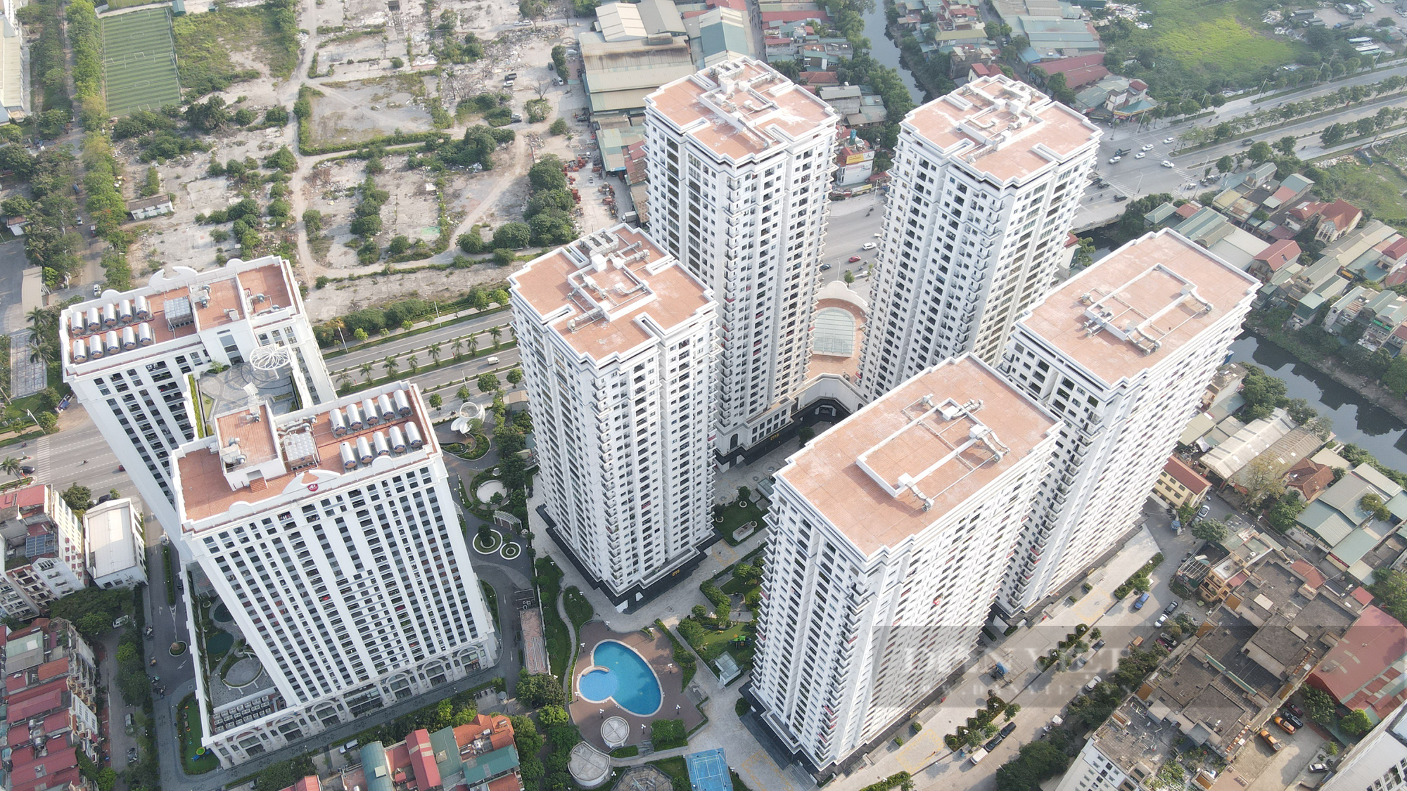 Siết tín dụng, dòng tiền của nhiều doanh nghiệp bất động sản có thể "chết" sau 6 tháng - Ảnh 4. Siết tín dụng, dòng tiền của nhiều doanh nghiệp bất động sản có thể "chết" sau 6 tháng - Ảnh 4.