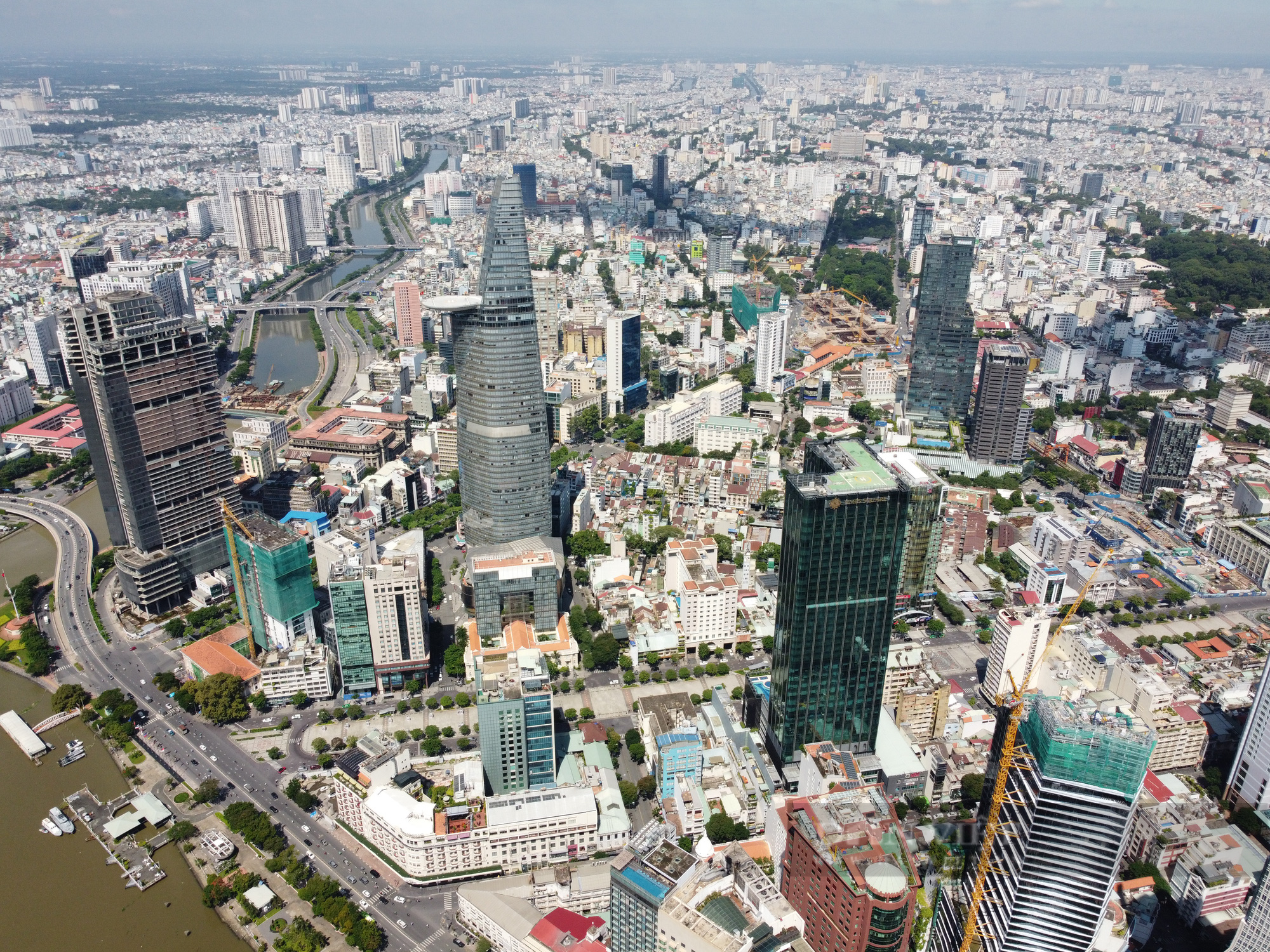 Siết tín dụng bất động sản, chuyên gia cảnh báo &quot;sốt giá&quot; do thiếu nguồn cung - Ảnh 3.