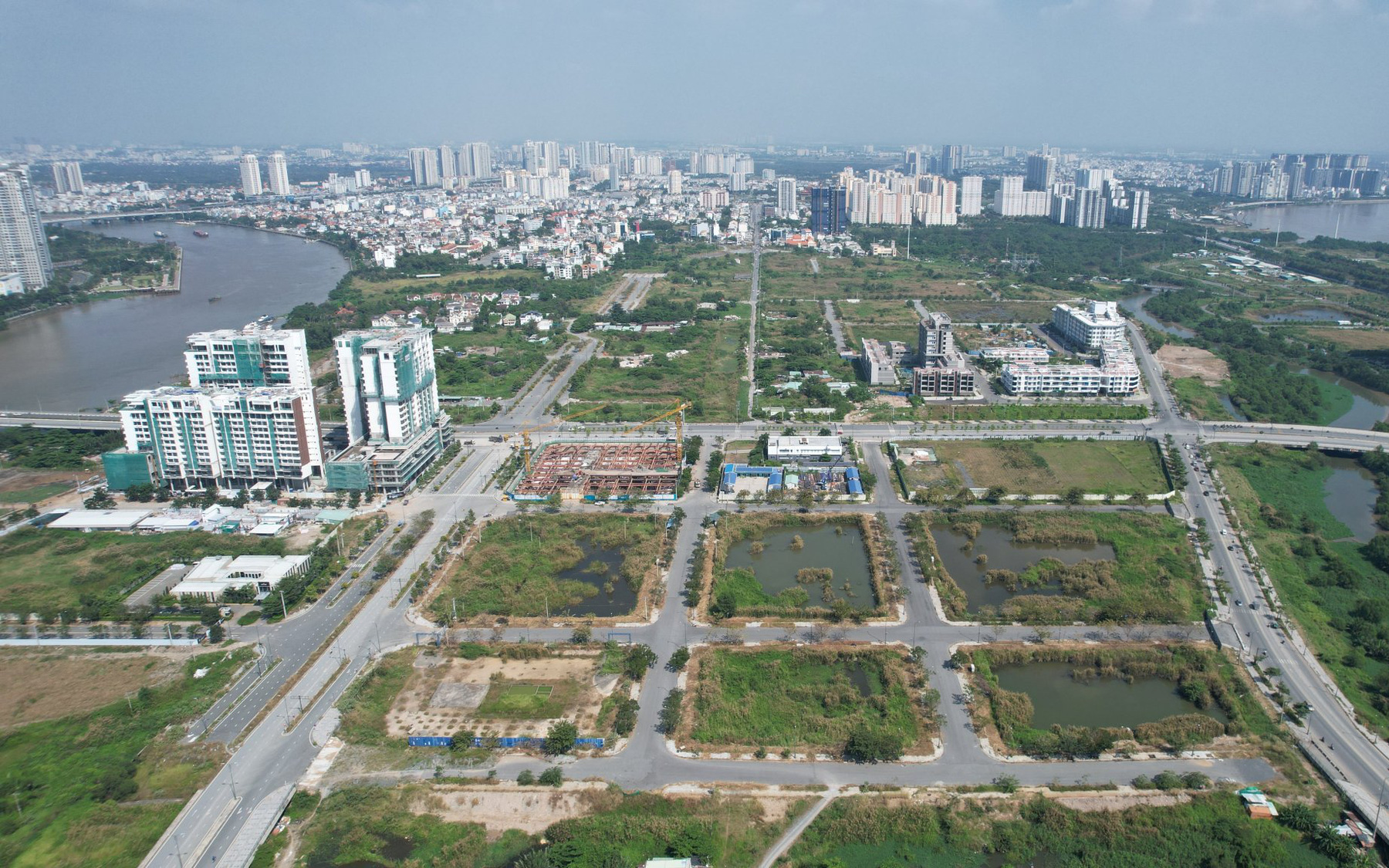 "Rót" vốn vào bất động sản, quản lý phát hành trái phiếu bằng cách nào? - Ảnh 1. "Rót" vốn vào bất động sản, quản lý phát hành trái phiếu bằng cách nào? - Ảnh 1.