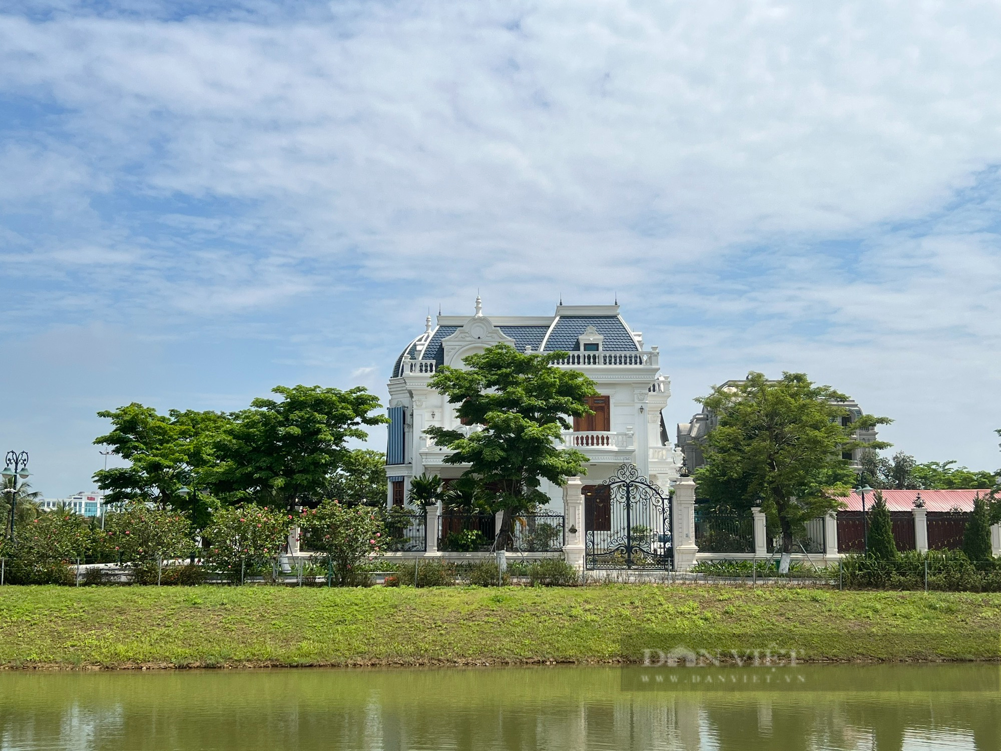 Thanh Hóa: 61 công trình vi phạm quy hoạch, trật tự xây dựng tại Khu đô thị Đông Hải - Ảnh 2.