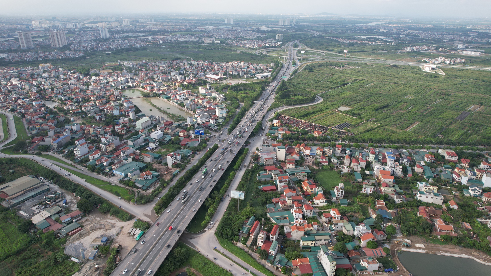 Nhiều nhà đầu tư “đu đỉnh”, khó thanh khoản khi đất xuống giá - Ảnh 2. Nhiều nhà đầu tư “đu đỉnh”, khó thanh khoản khi đất xuống giá - Ảnh 2.