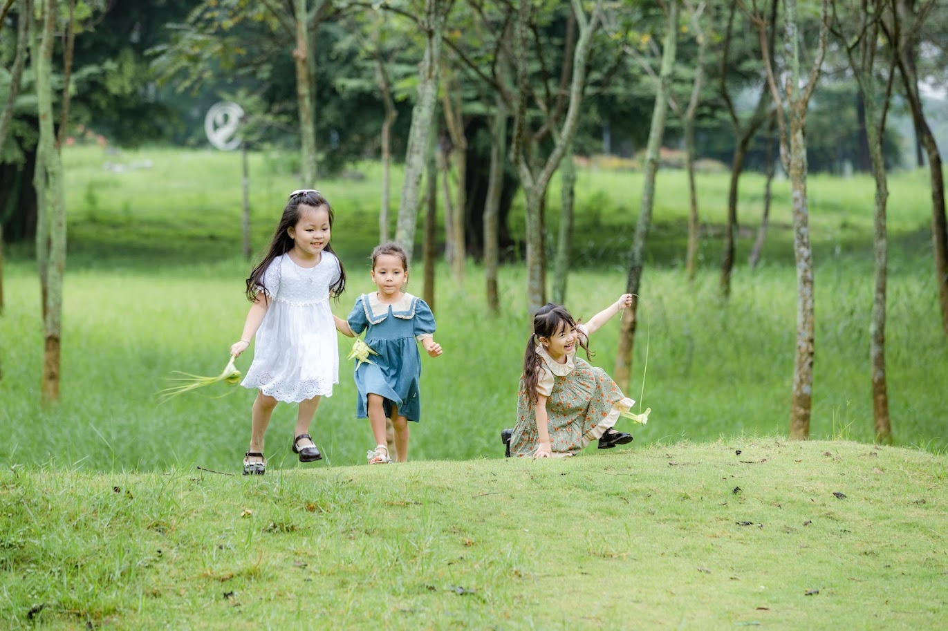 Trẻ con Ecopark có tuổi thơ của “thời ông bà, cha mẹ” - Ảnh 5. Trẻ con Ecopark có tuổi thơ của “thời ông bà, cha mẹ” - Ảnh 5.